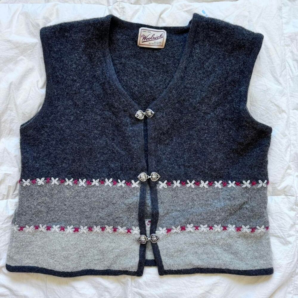 Woolrich Gray colorblock embroidered‎ wool vest sz L Lagenlook scandi forest